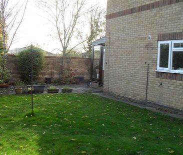 2 bedroom semi-detached house to rent - Photo 3