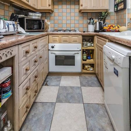 1 bedroom flat to rent - Photo 3