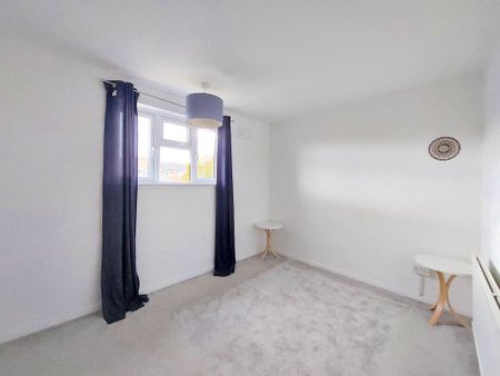 4 bedroom terraced house to rent - Photo 5