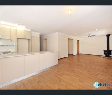 21 Mainsail Crescent, Waikiki, WA 6169 - Photo 4