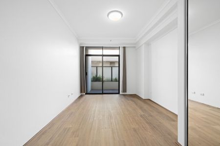 Huge 2 Double Bedroom Apartment with 2 Terraces and Parking - Photo 4