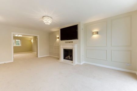 5 bedroom detached house to rent - Photo 2