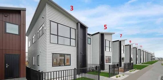 Stunning 4 Bedroom House - Photo 2