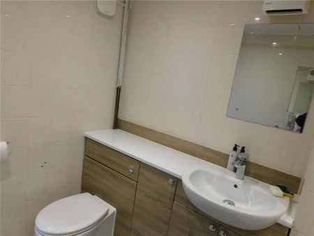 3 bedroom detached house to rent - Photo 4