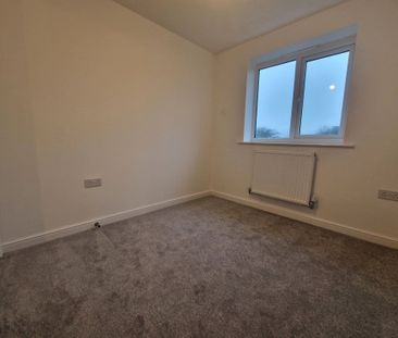 Broad Lane, Pontefract, South Elmsall - Photo 2