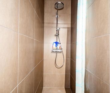 Gelijkvloerse verdieping met één slaapkamer in Saint-josse-ten-noode - Photo 3