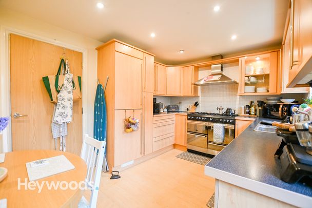 3 bed town house to rent in Trent Bridge Close, Trentham Lakes, Stoke-on-Trent ST4 - Photo 1