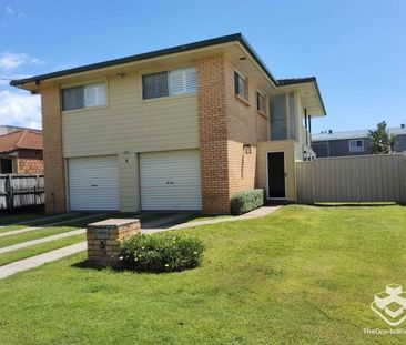 Spacious family home on large block! - Photo 1