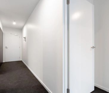 Quality Three Bedroom Apartment on the 6th Floor - Photo 4
