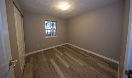 apartments at 1904 Paris Street - Photo 3