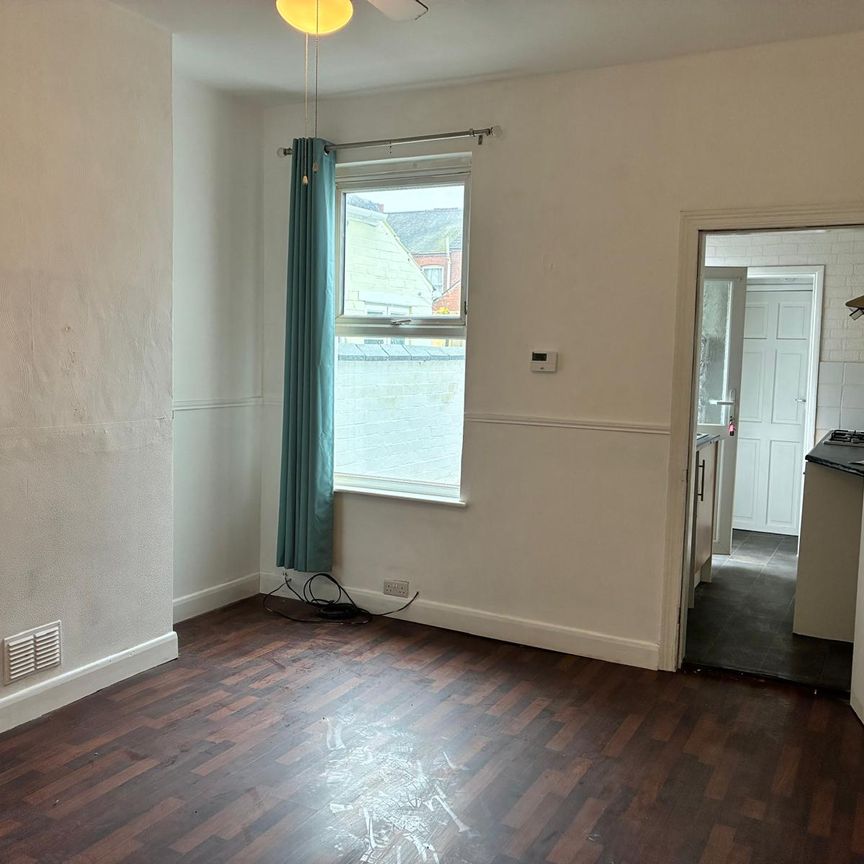 2 Bedroom Terraced for Rent - Photo 1