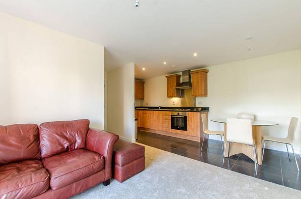 2 bedroom flat to rent - Photo 1