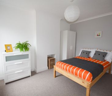 4 or 5 bedroom house - Photo 2