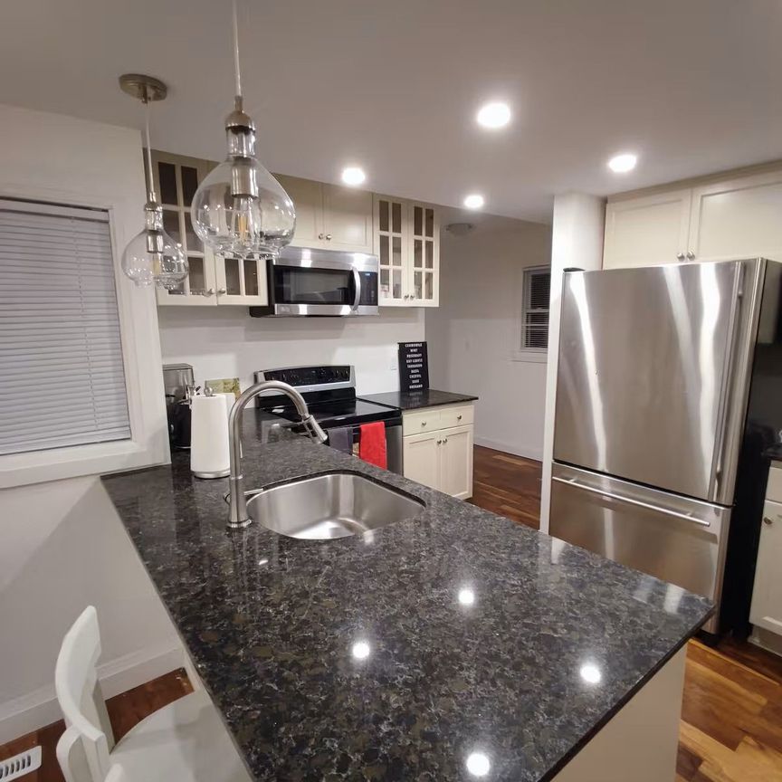 For Lease - 4364 Homewood Avenue, Niagara Falls, Ontario - Photo 1