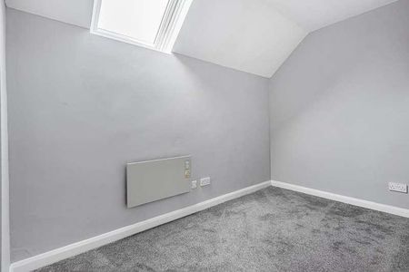 Joan Lawrence Place, Headington, OX3 - Photo 2