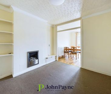3 bedroom end of terrace house to rent - Photo 4