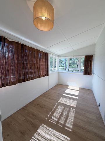 Charming Three-Bedroom Family Home in a Convenient Location for Lease - Photo 2