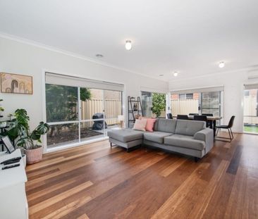 Charming Home in Sought After location! - Photo 2