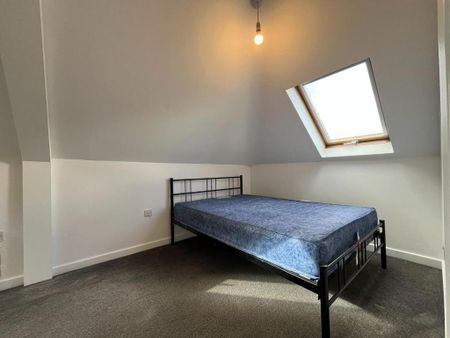 4 bedroom apartment to rent - Photo 2