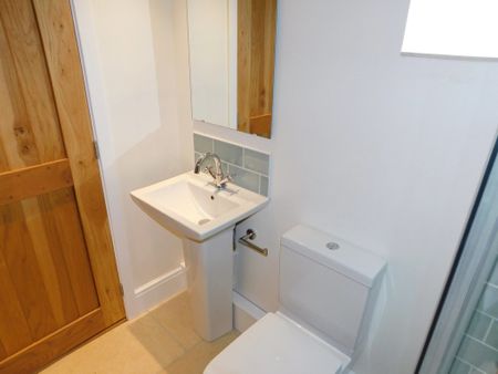 3 bedroom barn conversion to let - Photo 4