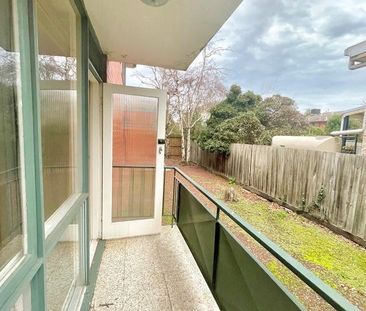 2/100 Murrumbeena Road, Murrumbeena - Photo 1