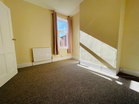 2 Bed House - Photo 5