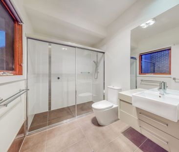 Entertain in style - Photo 2