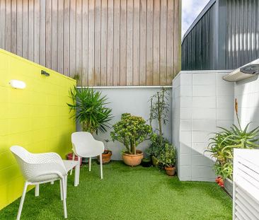 Short-Term Luxury in Te Aro – Just Bring Your Bag - Photo 2