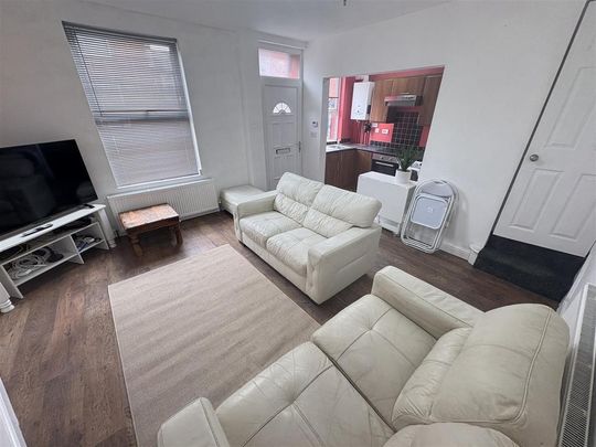 3 bedroom terraced house to rent - Photo 1