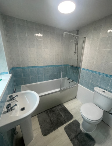 1 bedroom in a house share to rent - Photo 5