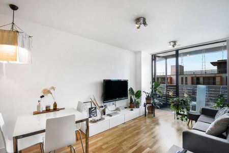 1 bedroom flat to rent - Photo 2