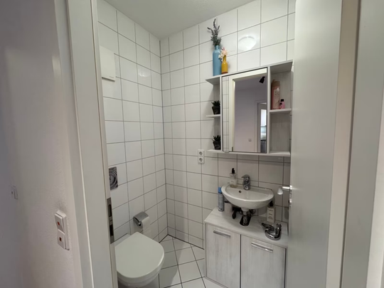 Untermiete: 3 Zimmer Wohnung in Mitte (77m², Parkblick, A) - Photo 1