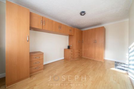 3 bedroom detached house to rent - Photo 4