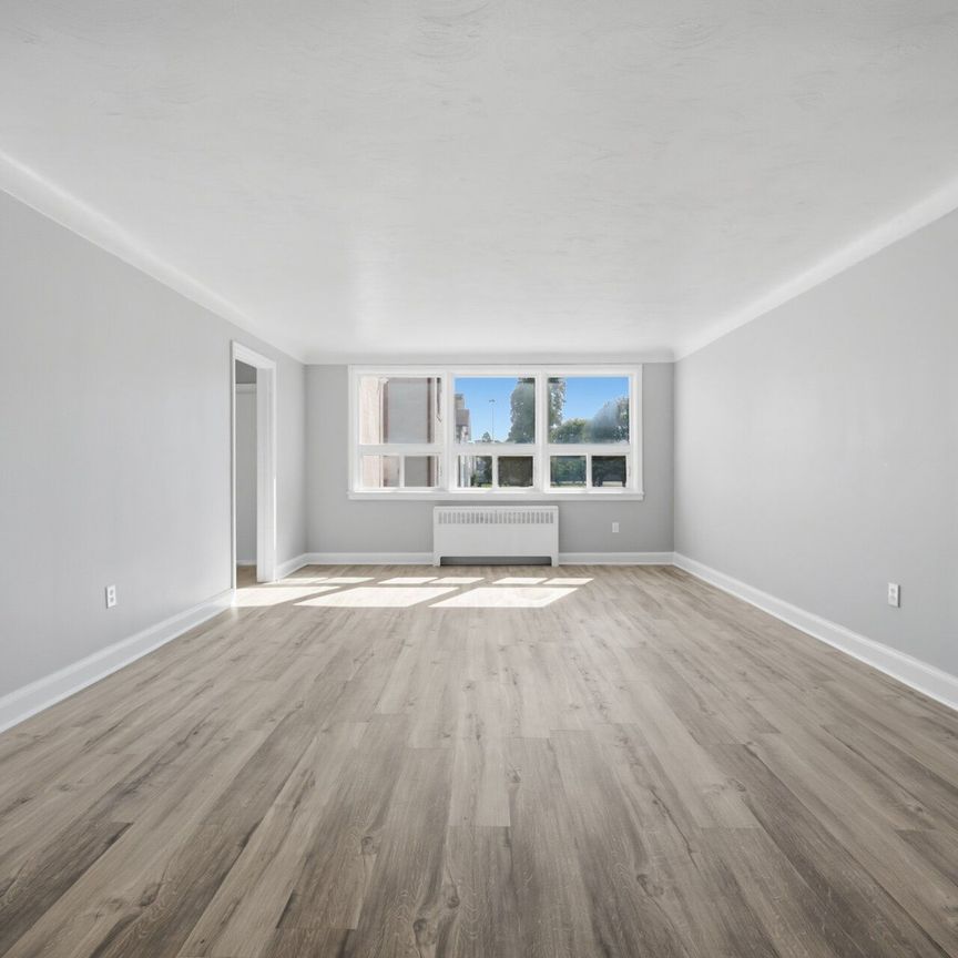 For Lease - 1047 Churchill Avenue Unit# 1, Oakville, Ontario - Photo 1
