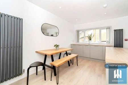 Bellcote Drive, Moldgreen, Huddersfield, HD5 - Photo 2