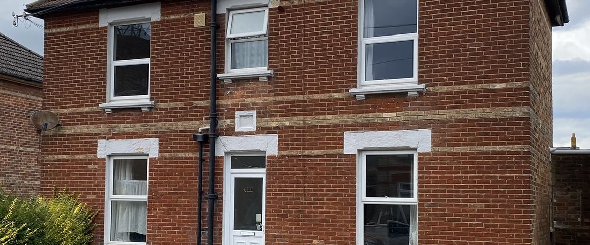 Wycliffe Road Room 5 - Photo 1