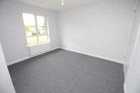 30 Queens Road, Antrim, BT41 1AL - Photo 2