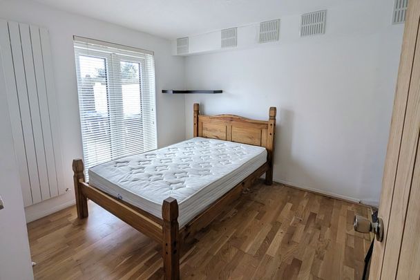 Townsend Lane, Old Woking, Surrey, GU22 - Photo 1