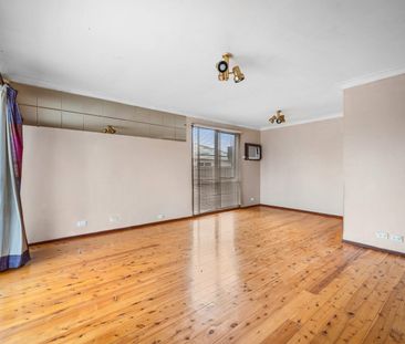 Spacious and Affordable 3-Bedroom Home in Prime Rooty Hill Location - Photo 1