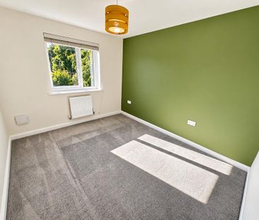 3 bedroom end of terrace house to rent - Photo 3