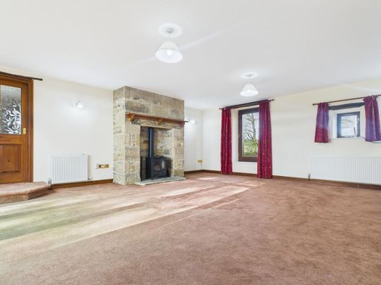 5 bedroom barn conversion to rent - Photo 1