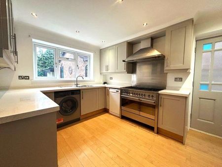 4 bedroom detached house to rent - Photo 5