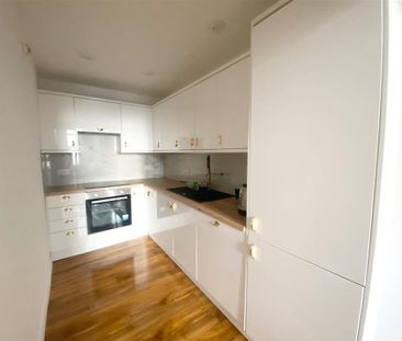 2 bedroom ground floor flat to rent - Photo 2