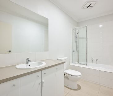 MODERN COMFORT & CONVENIENCE AWAITS!! - Photo 5