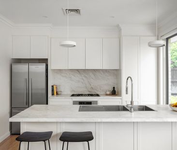ELEGANT BEACHSIDE LIVING - Photo 3