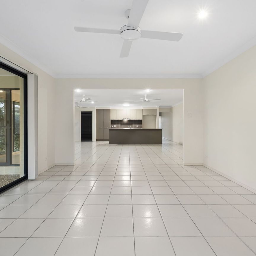 For Lease: Modern Family Home with Spacious Yard and Contemporary Comforts in Ormeau - Photo 1