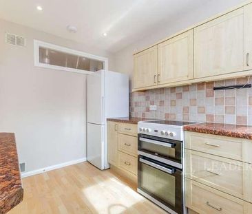 St Marys, Victoria Road, Weybridge, KT13 - Photo 3