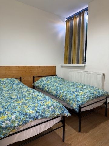 2 Bed Flat, Sterling Way, N18 - Photo 2