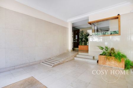 Appartement en location | Paris 16ème - Photo 2