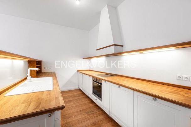 Pronájem bytu 5+1 a více 141 m², Drtinova 325, Praha - Photo 1